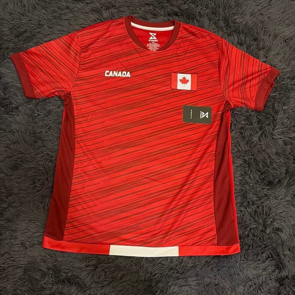Striker Canada National Team Soccer Jersey Shirt Red Size M Canadian Flag Crest